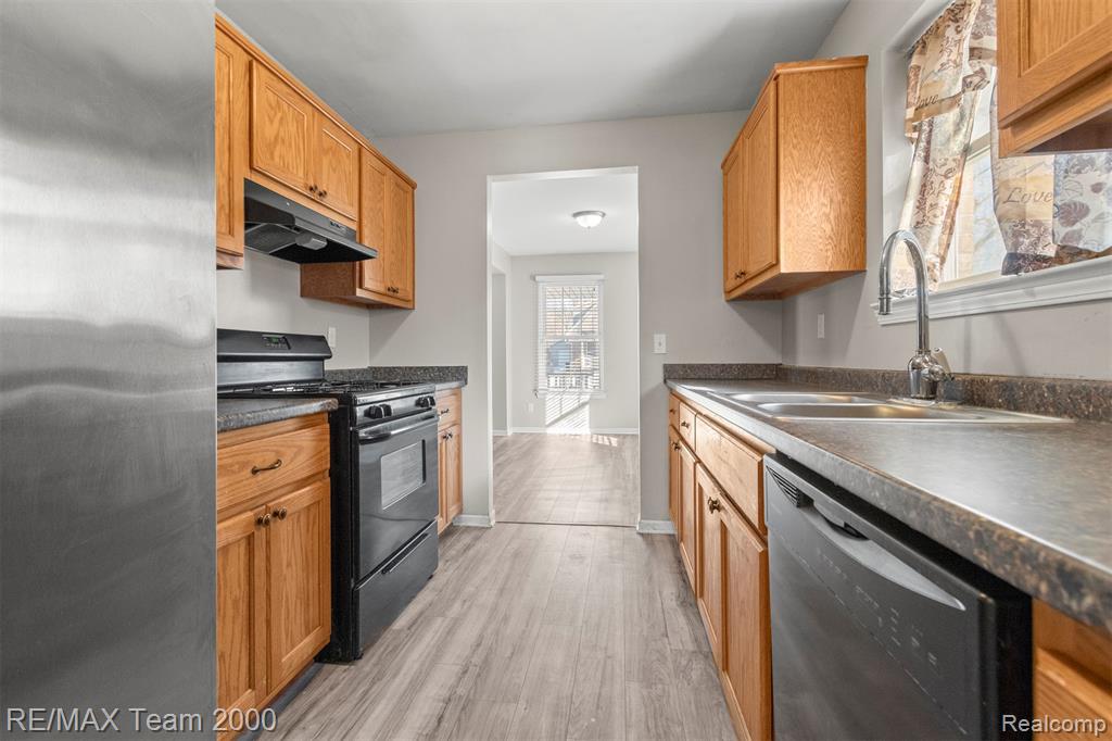 21025 Glen Lodge Road, Ferndale, MI 48220 — Photo 20