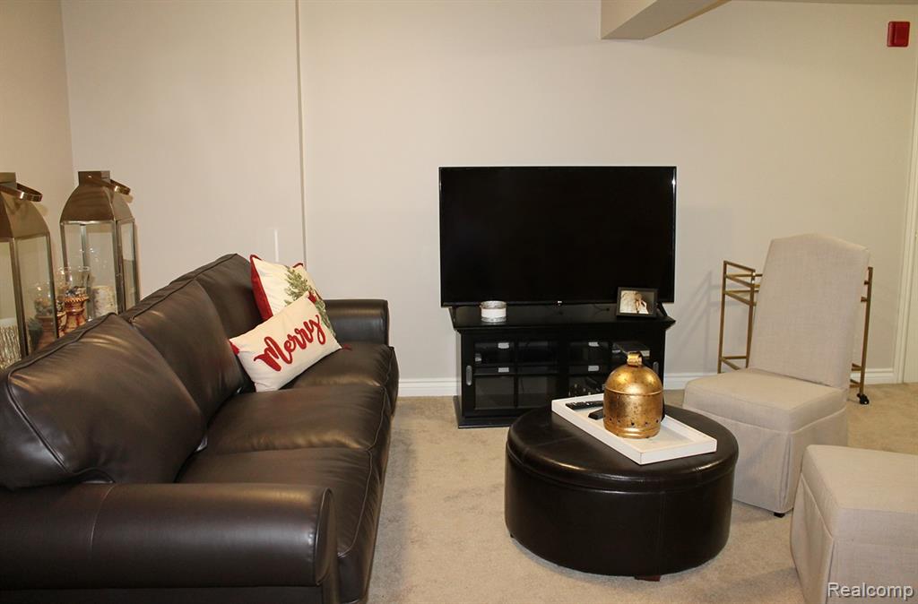 45679 N Stonewood Road, 58, Canton, MI 48187 — Photo 39