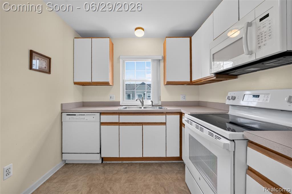 54726 Monarch Drive, Utica, MI 48316 — Photo 15