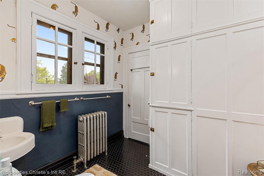 36 Longfellow Street, Detroit, MI 48202 — Photo 44