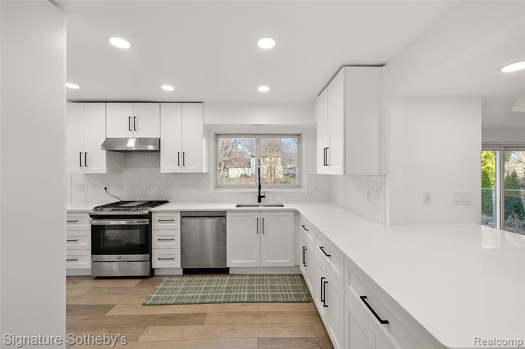 569 Worthington Road, Canton, MI 48188 — Photo 5