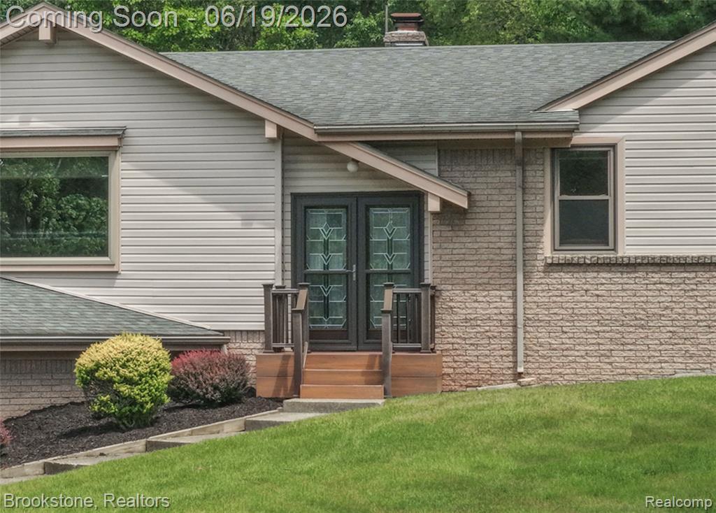 12168 CARRIAGE TRAIL Circle, Davisburg, MI 48350 — Photo 17