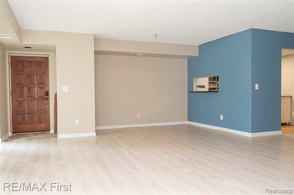17865 University Park Drive, Livonia, MI 48152 — Photo 25