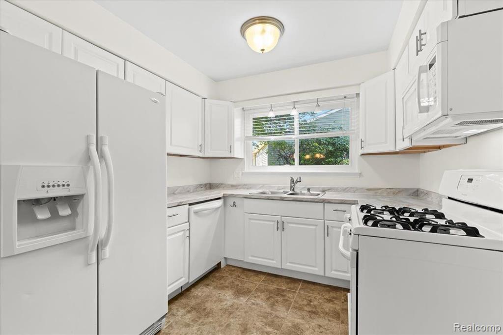 773 OAK RIDGE Drive, Brighton, MI 48116 — Photo 15