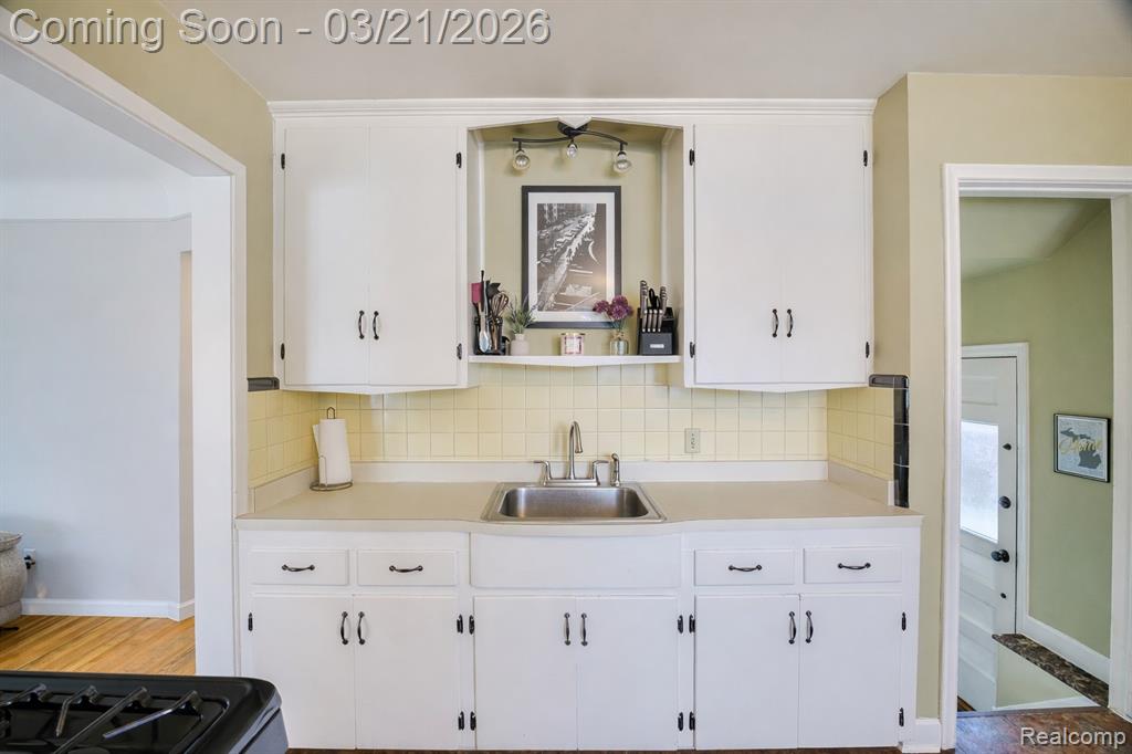 1162 W 11 Mile Road, Berkley, MI 48072 — Photo 11