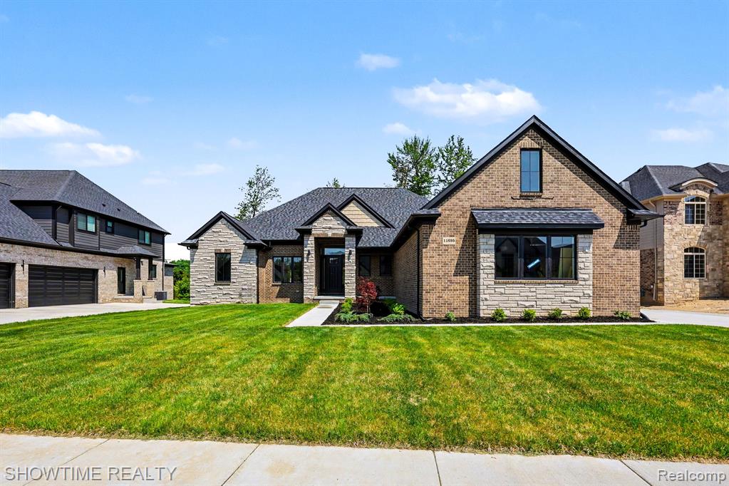 11695 ENCORE Drive, Utica, MI 48315