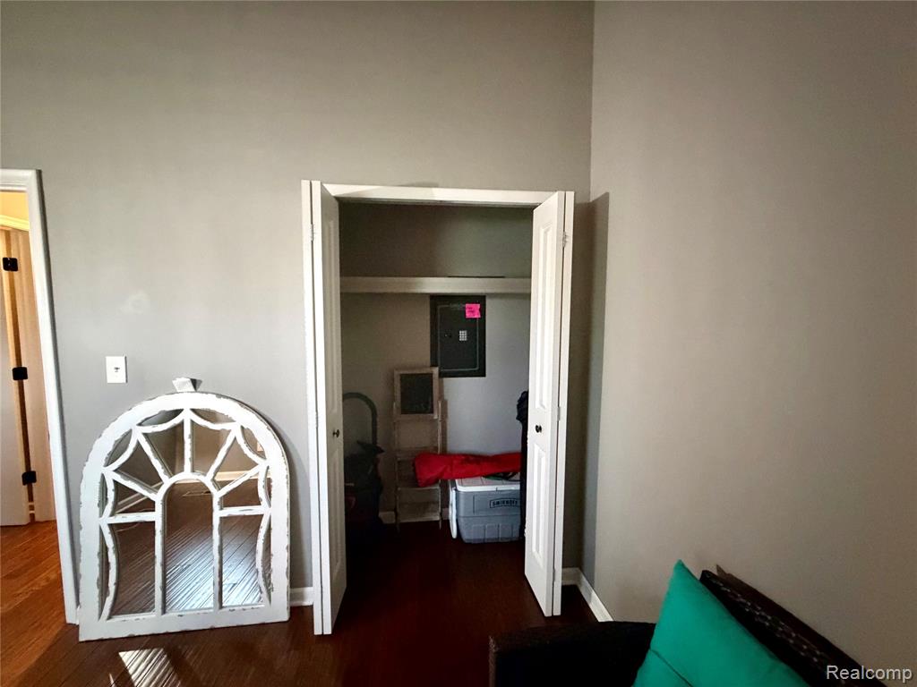 29589 Jefferson Avenue, 15, Gibraltar, MI — Photo 32