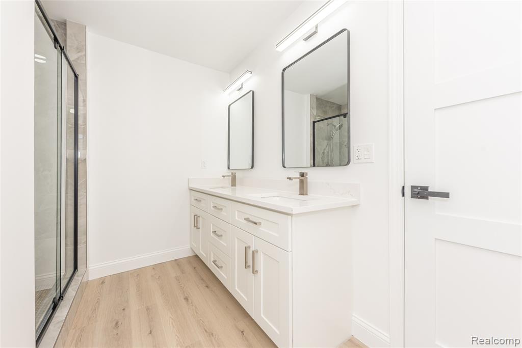 5590 Bayswater Road, West Bloomfield, MI — Photo 30