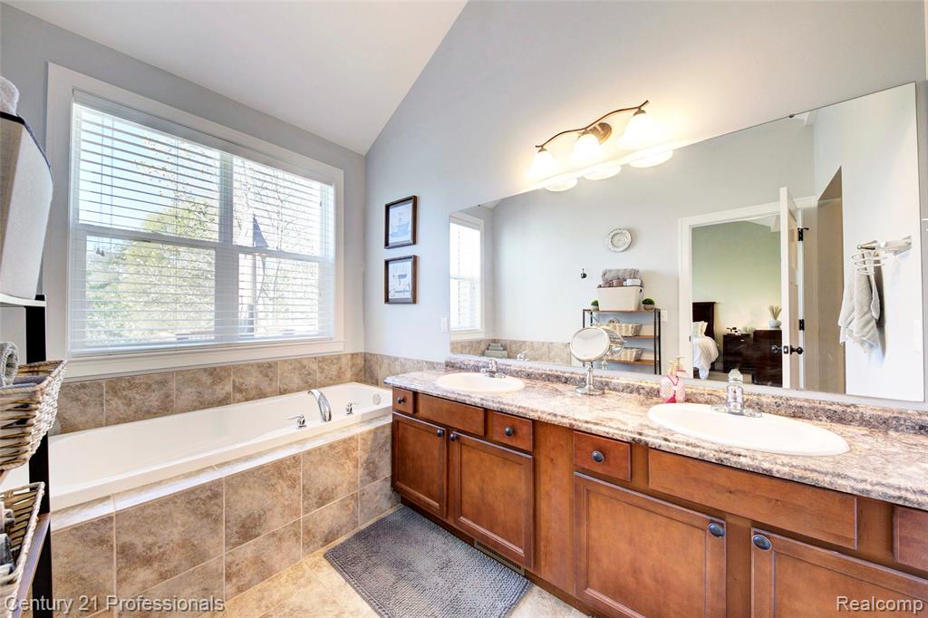 1331 Yosemite Valley Drive, Milford, MI 48381 — Photo 31