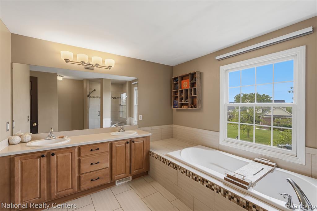 23431 Winged Foot Way, South Lyon, MI 48178 — Photo 30