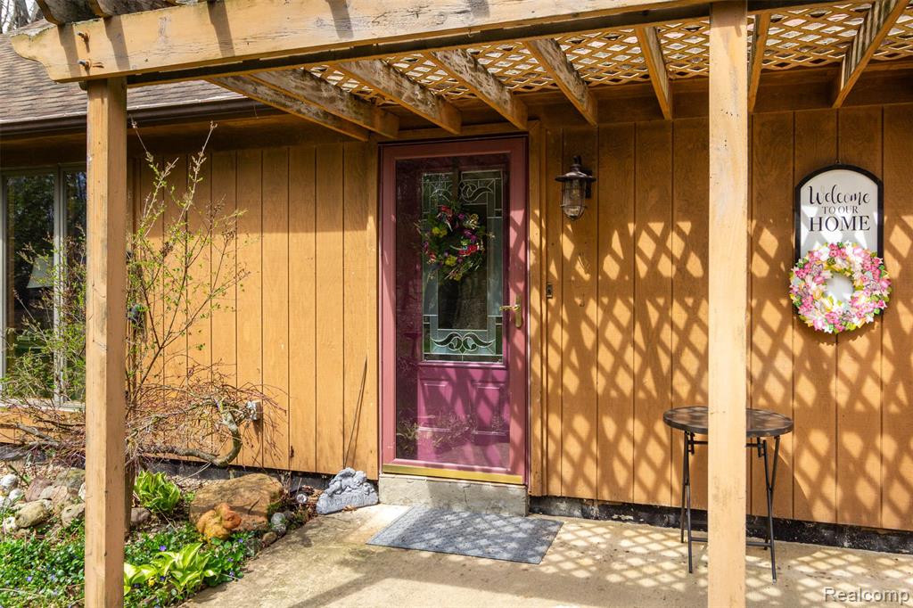 5327 Fern Drive, Fenton, MI 48430 — Photo 4