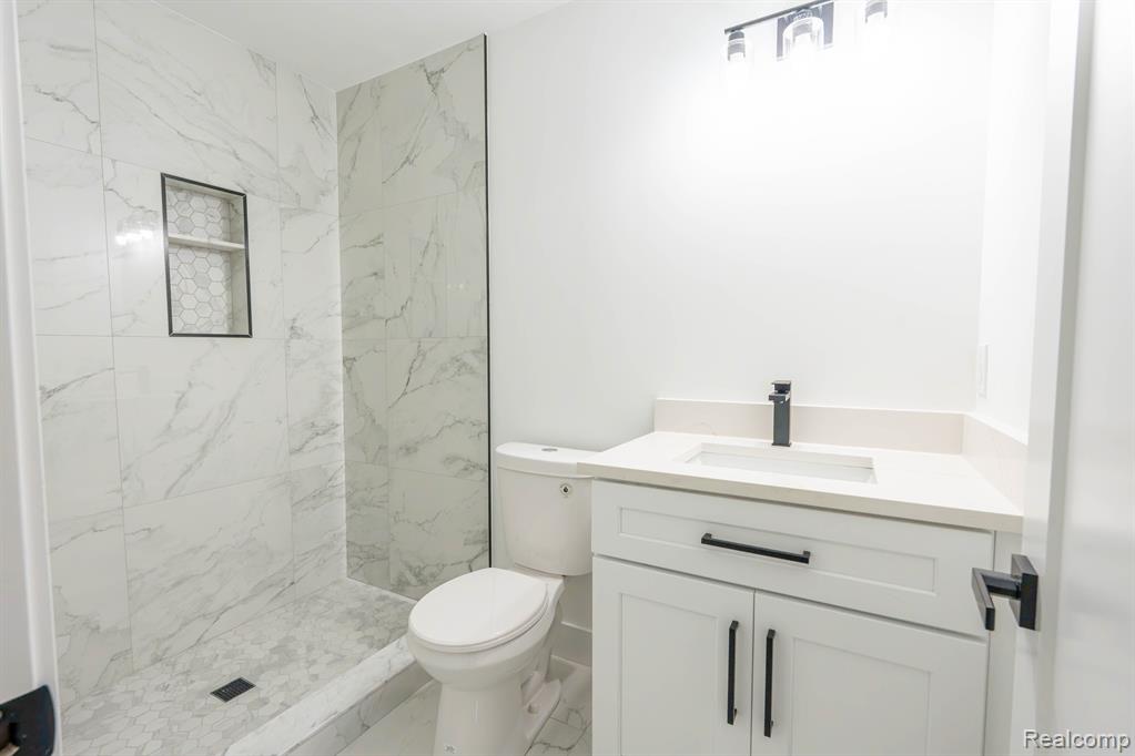822 DAHLIA Lane, Rochester Hills, MI 48307 — Photo 26
