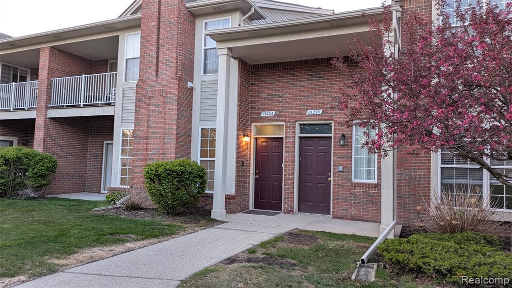 15286 CORNELL Drive, Clinton Twp, MI 48038 — Photo 2