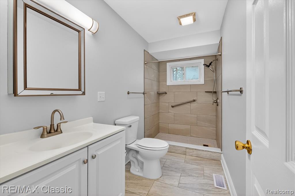 430 Sherwood Court, Holly, MI 48442 — Photo 27