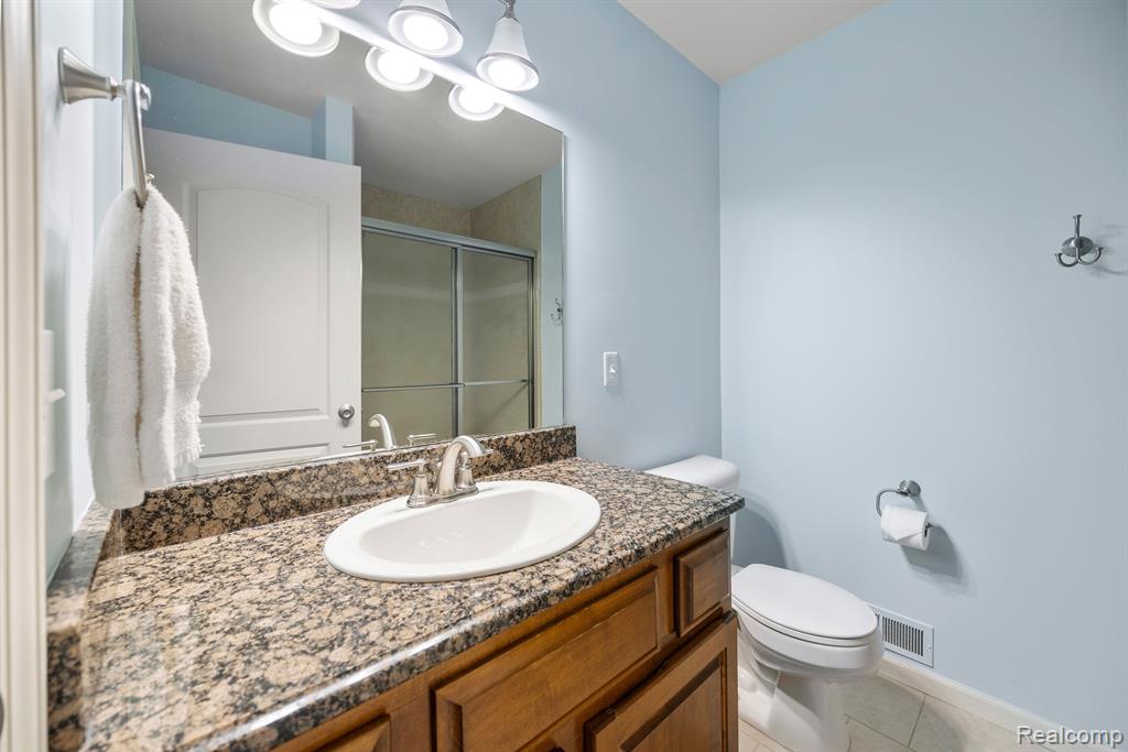 54652 White Spruce Lane, Shelby Twp, MI 48315 — Photo 39