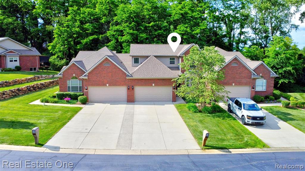 9572 Kingsway Circle, Clarkston, MI 48348 — Photo 2