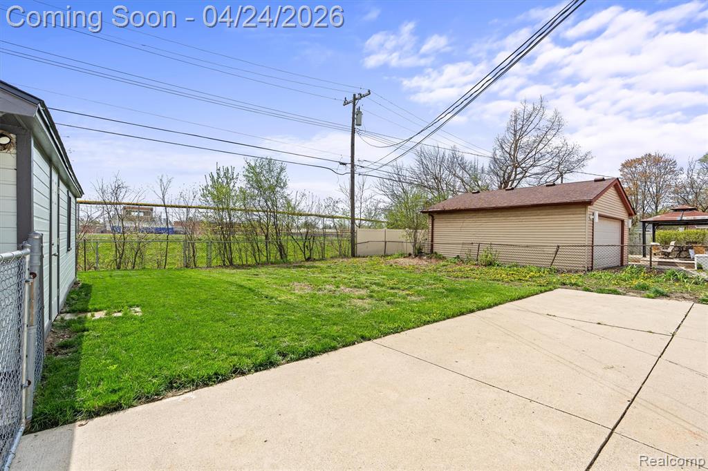 31681 Lamar Drive, Farmington, MI 48336 — Photo 34