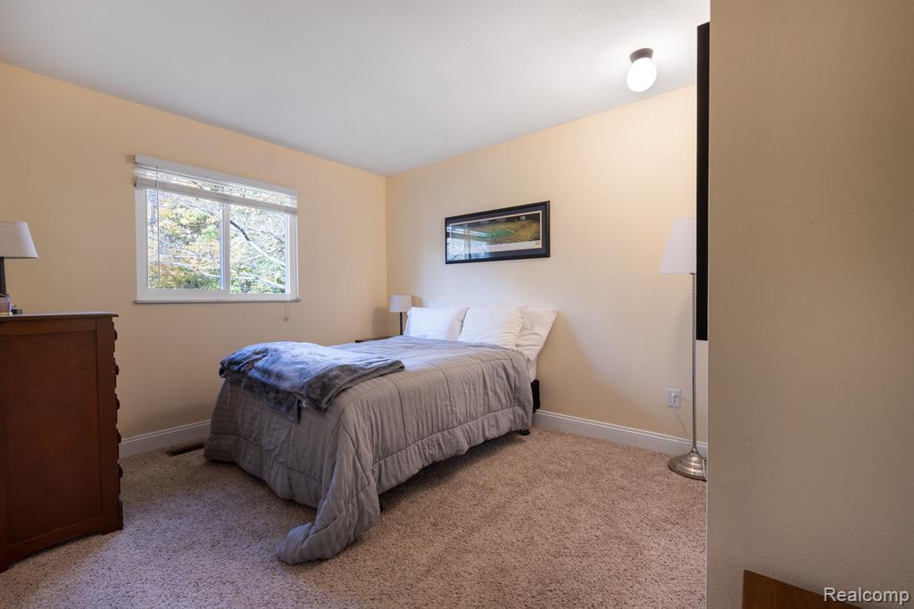 400 CLARENDON Street, Ann Arbor, MI 48103 — Photo 13