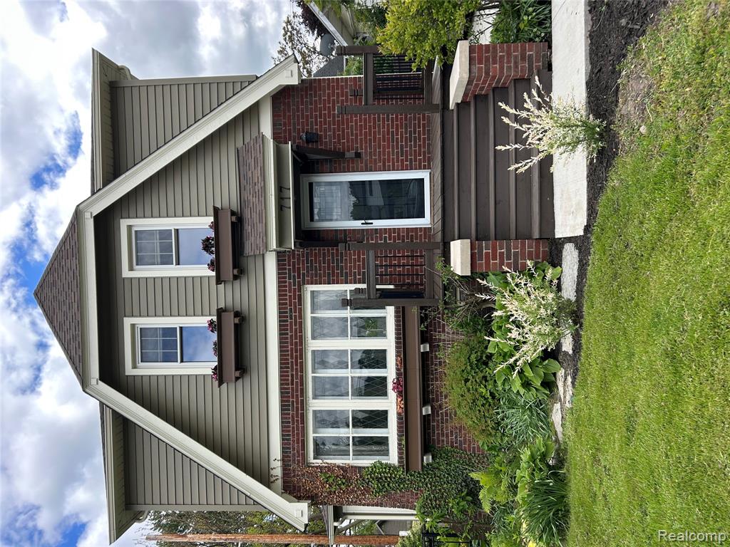717 W 12 MILE Road, Royal Oak, MI 48073 — Photo 2
