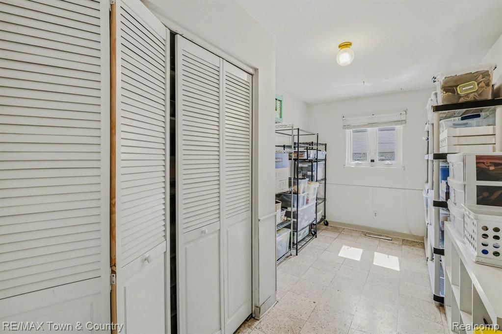 527 Spring Lane, Flushing, MI 48433 — Photo 22
