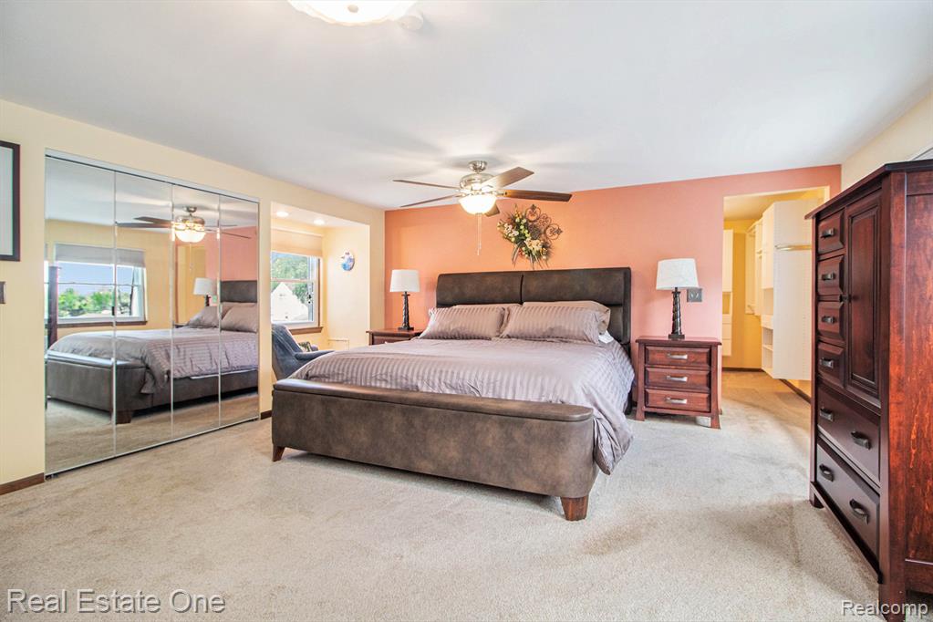96 Detroit, Trenton, MI 48183 — Photo 18