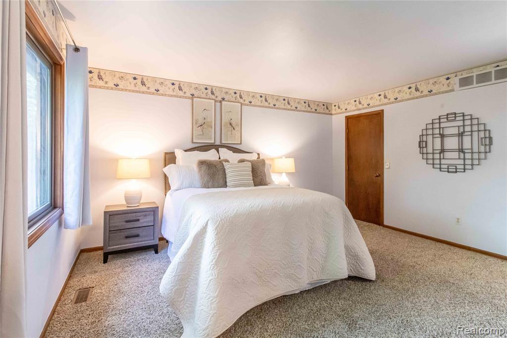 44891 Huntingcross Drive, Novi, MI — Photo 16