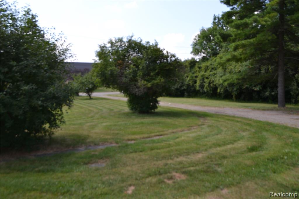 5084 Lennon Road, Flint, MI 48507 — Photo 22