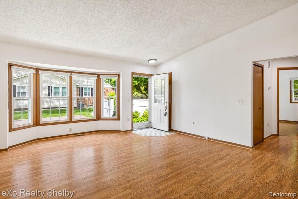 42151 OLD POND Circle, Plymouth, MI 48170 — Photo 11