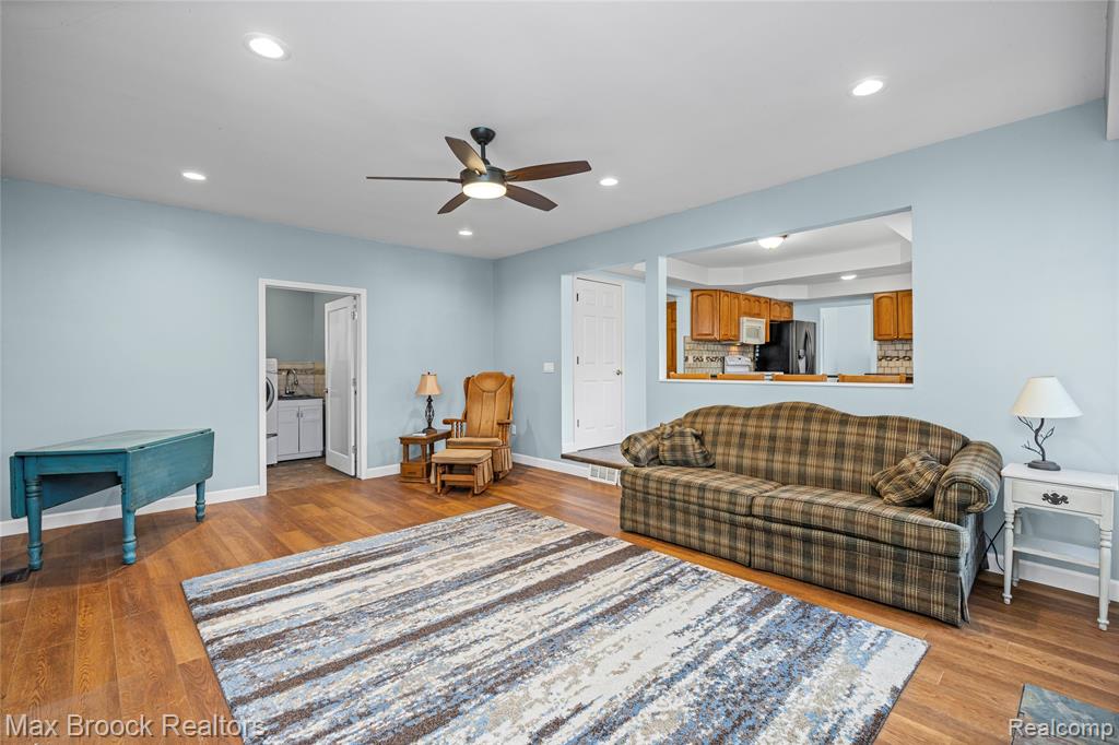6335 Thorneycroft Drive, Shelby Twp, MI 48316 — Photo 20