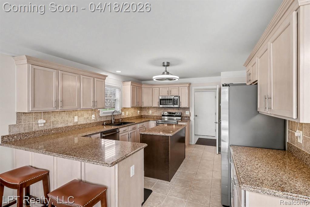 2385 Lorraina Lane, Hartland, MI 48353 — Photo 4