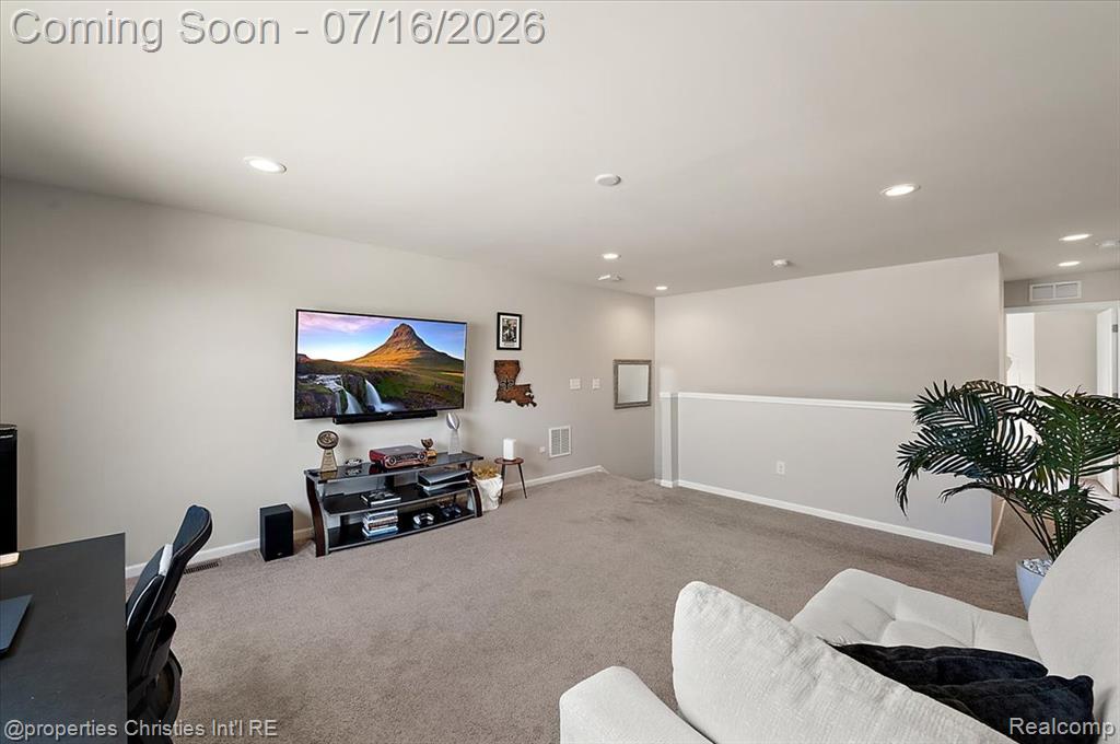 50026 Alden, Canton, MI 48188 — Photo 27