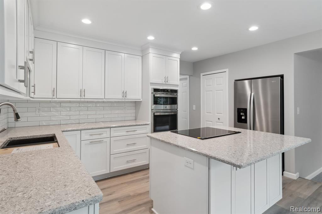 6879 Brookshire Drive, Canton, MI 48187 — Photo 16