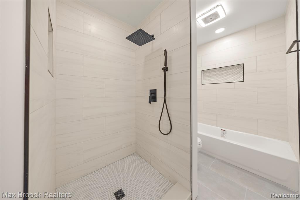 3592 GREAT FALLS Circle, Ann Arbor, MI 48108 — Photo 53