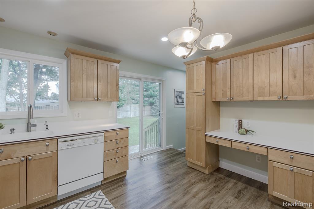 1665 Rosedale Street, West Bloomfield, MI 48324 — Photo 11