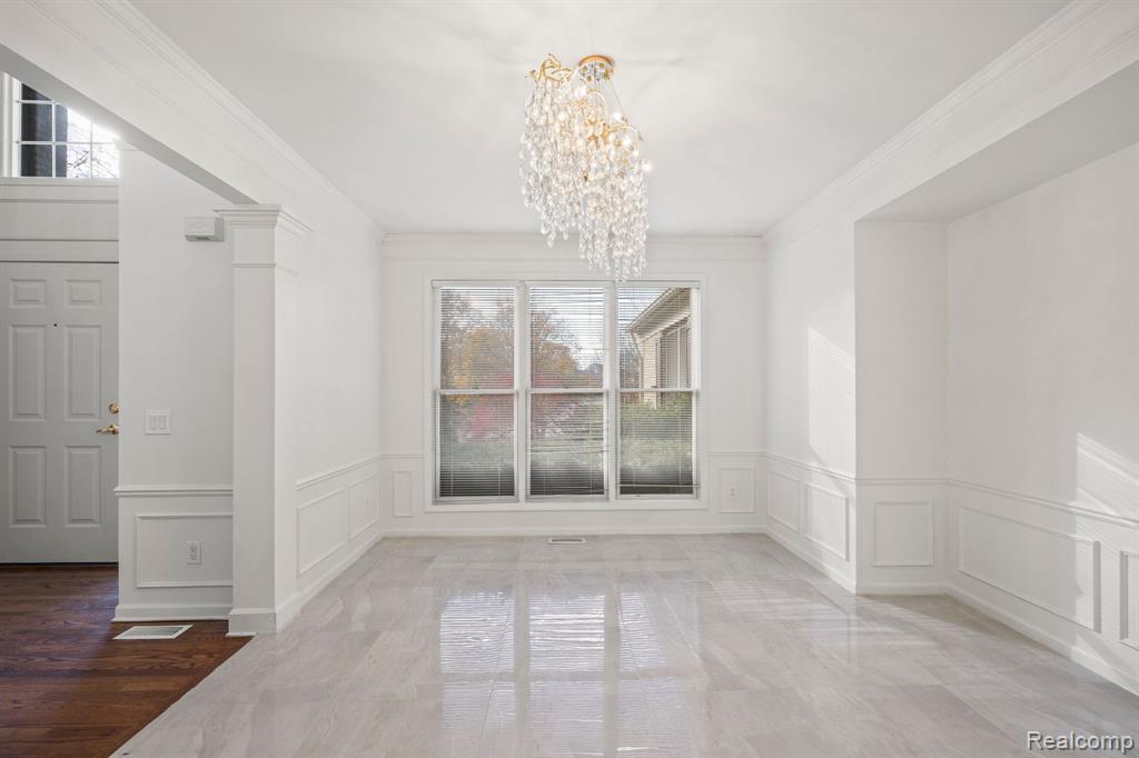 433 TORRINGTON Drive W, Canton, MI 48188 — Photo 16