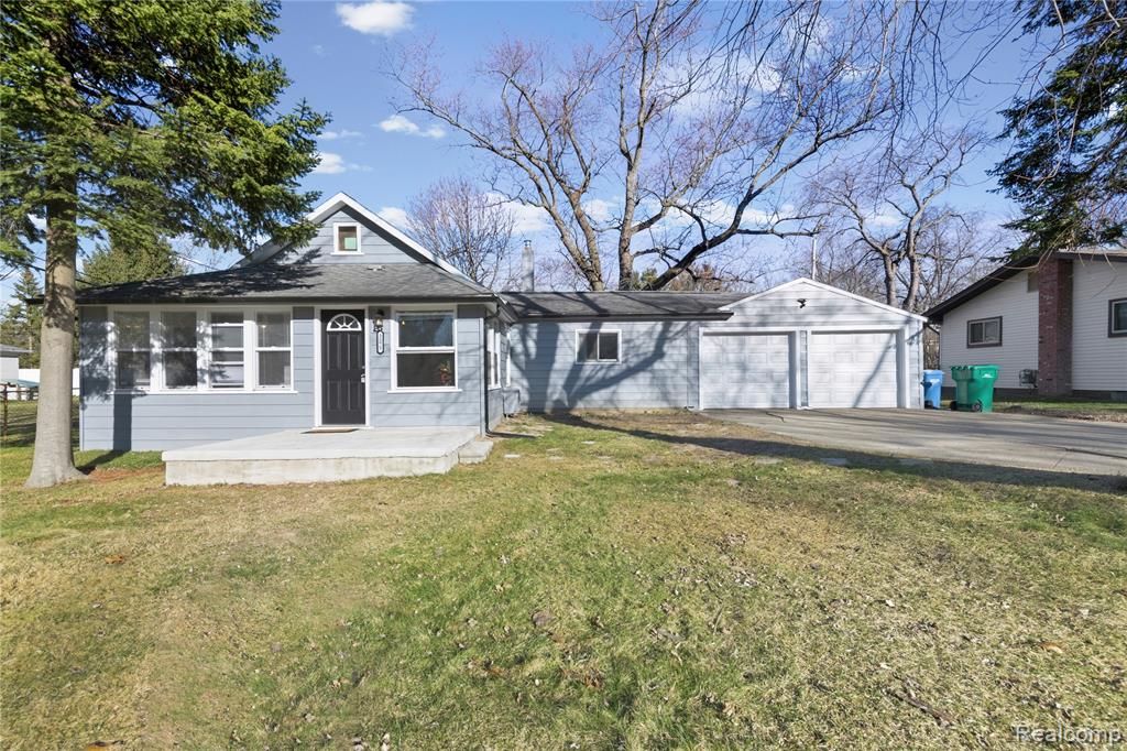 3575 Knollview Avenue, West Bloomfield, MI 48324 — front exterior