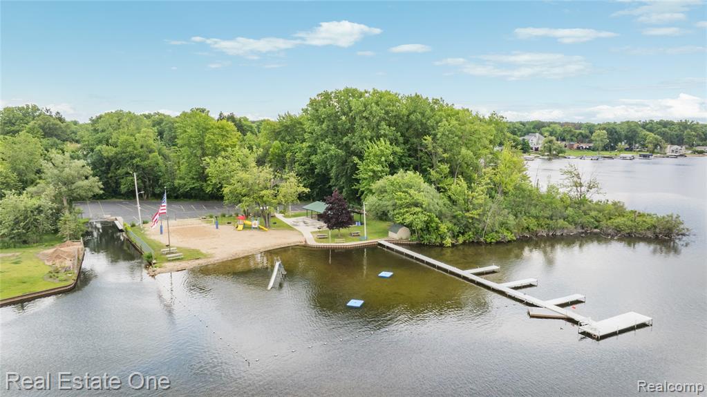 4642 Ponderosa Street, Commerce Twp, MI 48382 — Photo 57