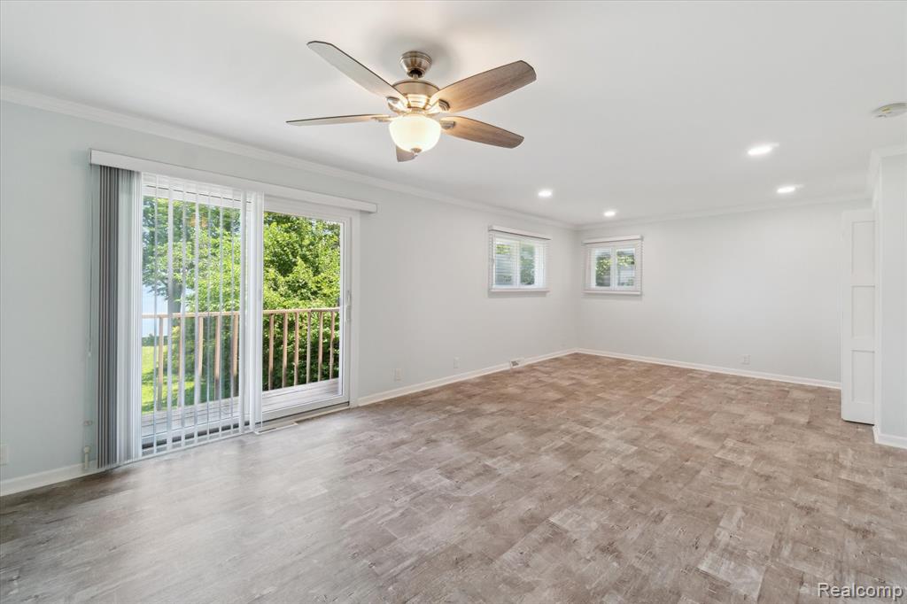7262 Hatchery Road, Waterford, MI 48327 — Photo 17