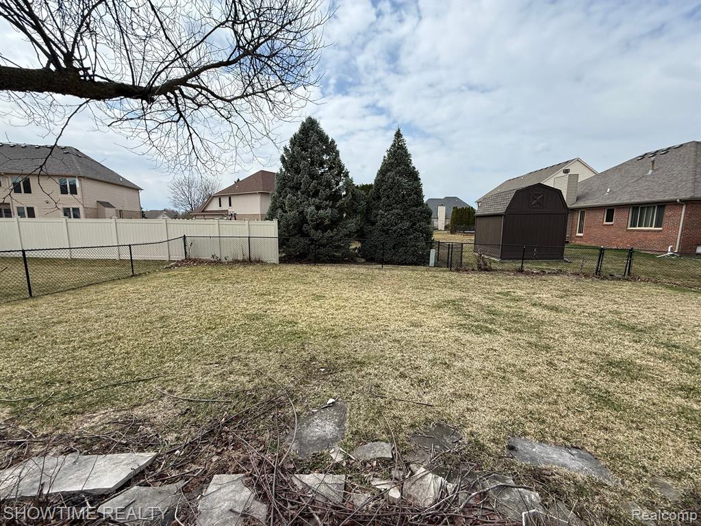 40537 DENBIGH Drive, Sterling Heights, MI 48310 — Photo 39