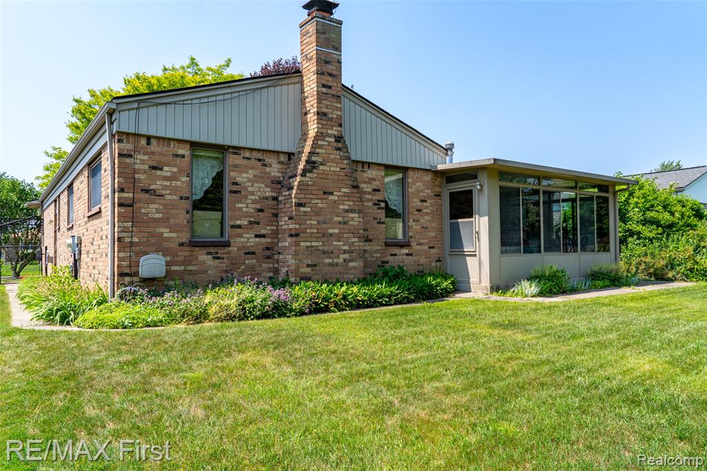 47798 CHRYS, Macomb, MI 48044 — Photo 7
