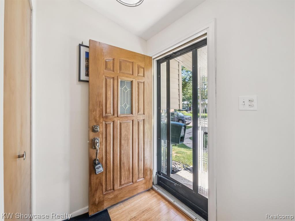 714 Sweetbriar, Milford, MI 48381 — Photo 6