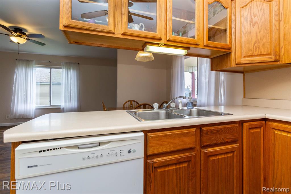 642 TURRILL Avenue, Lapeer, MI 48446 — Photo 13