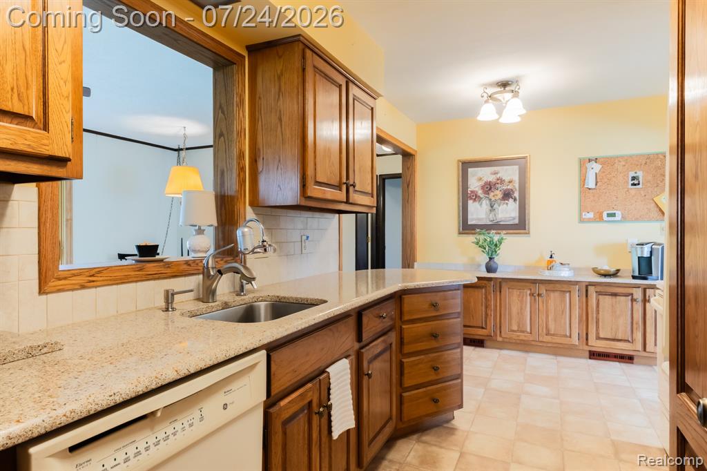 895 Haslett Road E, Williamston, MI 48895 — Photo 10