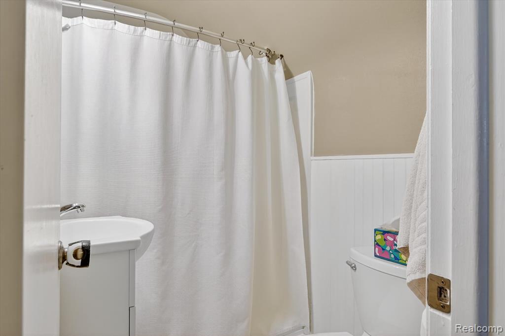 3 Adams Lane, Dearborn, MI 48120 — Photo 41