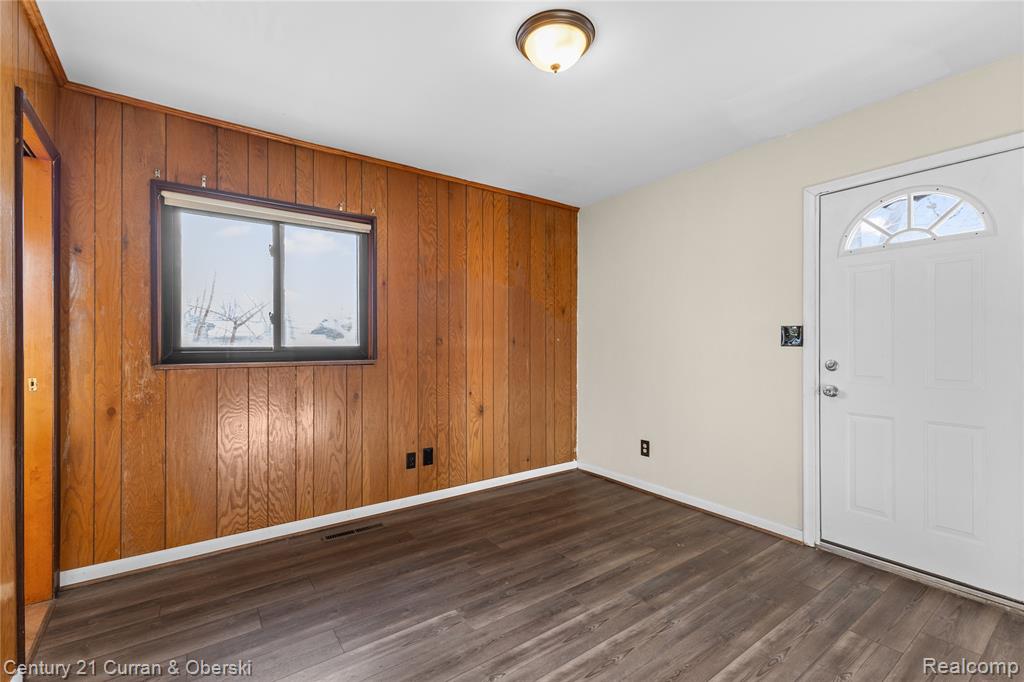 5949 Fenton Street, Dearborn Heights, MI 48127 — Photo 13