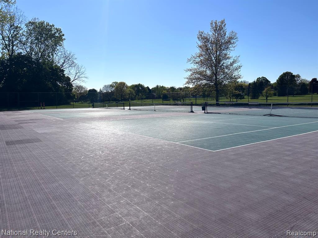 1840 BRENTWOOD Drive, Troy, MI 48098 — Photo 17