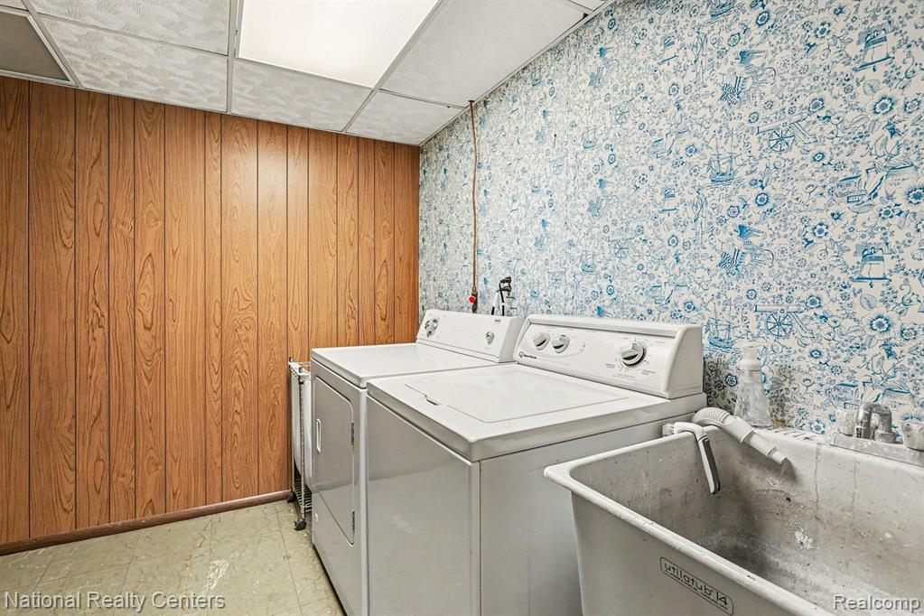 753 Oak Brook Ridge Drive, Rochester Hills, MI 48307 — Photo 17