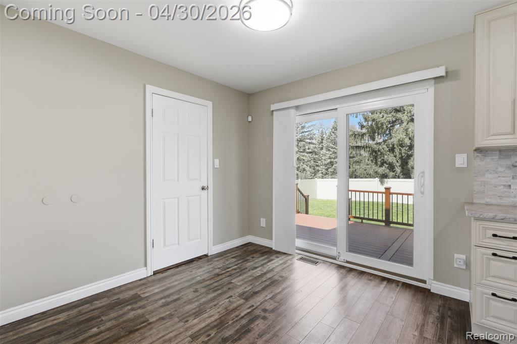 7978 Little Farm Lane, West Bloomfield, MI — Photo 16