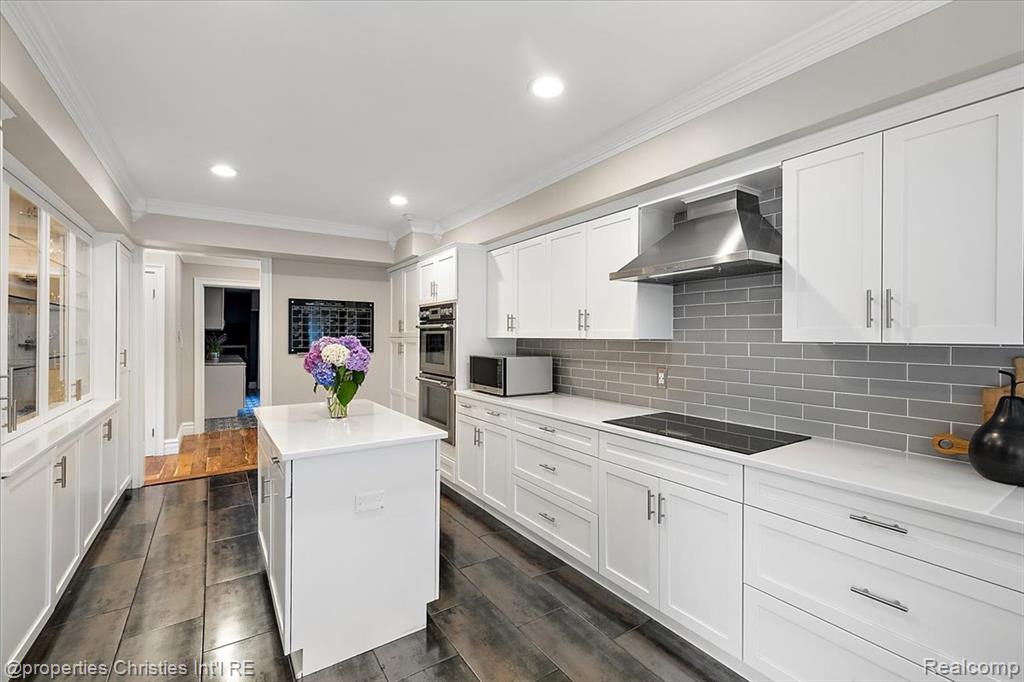 3060 Chickering Lane, Bloomfield Hills, MI 48302 — Photo 17