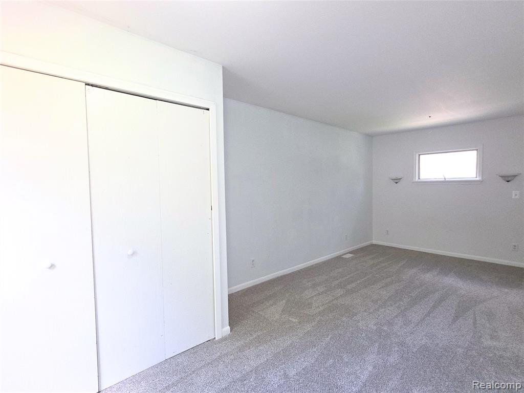 5016 N Vassar Road, Flint, MI 48506 — Photo 23